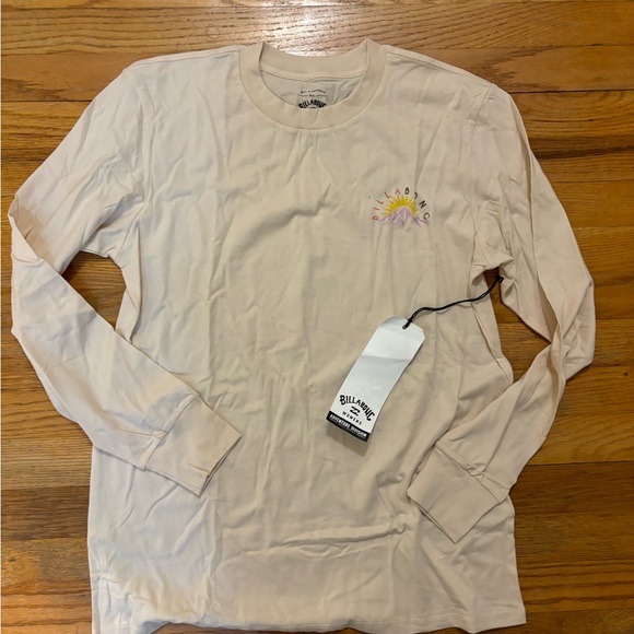 Billabong Tops - Billabong long sleeve te-shirt